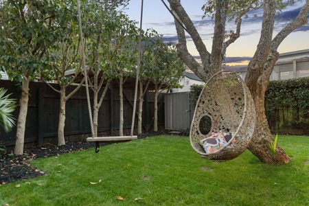 Executive Home: Your Beachside Retreat - Photo 4