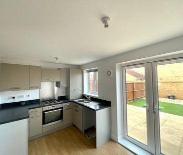 2 bedroom terraced house to rent - Photo 4