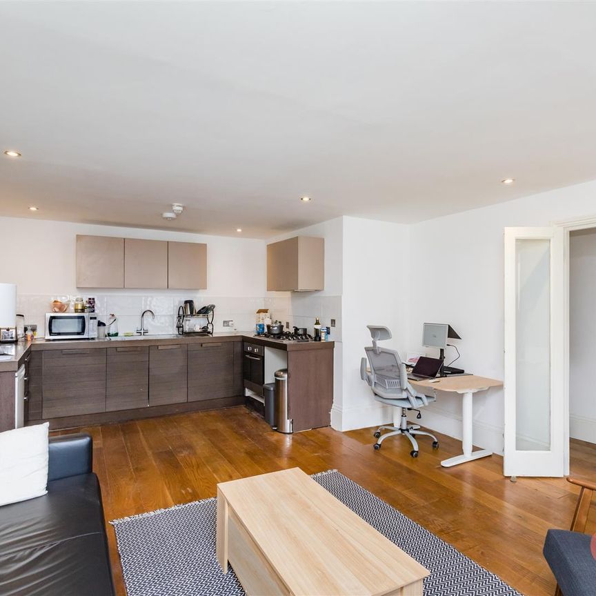 St. Georges Road, Brighton - Photo 1