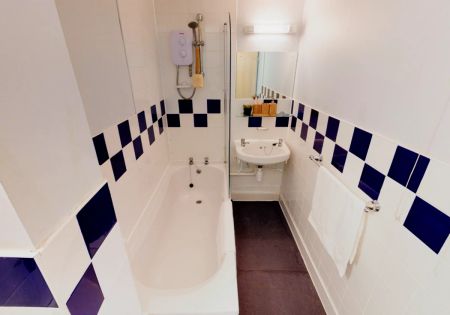 Gold 1 Bed Apartment - Photo 5