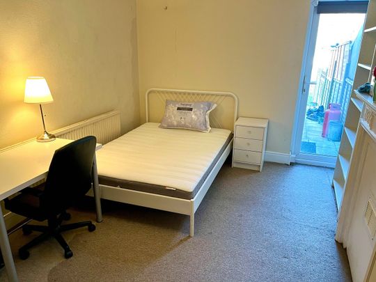 Room in a Shared House, Somerset Road, HA1 - Photo 1