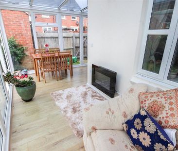 4 bedroom detached house to rent - Photo 6