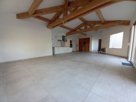 Location Appartement 5 pièces 145m² GEMENOS 13420 - Photo 2