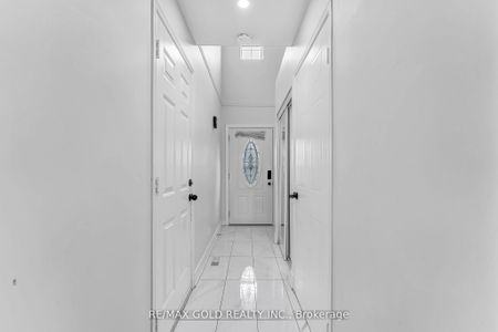 For Lease - 90 Mooregate Crescent Unit# 34, Kitchener, Ontario - Photo 2