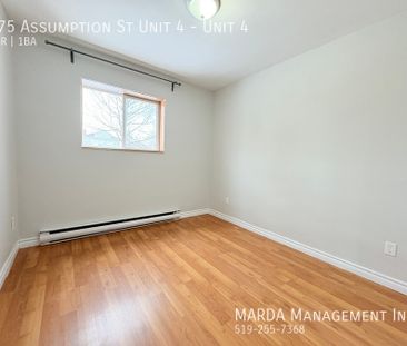 SPACIOUS 2BEDROOM/1BATHROOM SUITE IN DOWNTOWN WINDSOR+ HYDRO - Photo 6