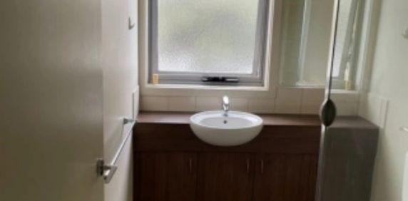 Refreshed, Cosy & Conveniently Located - Photo 2