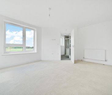 4 bedroom detached house to rent - Photo 4