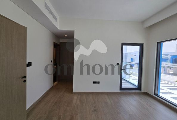 Single Row | Ready to Move | Lake & Park View - Photo 1