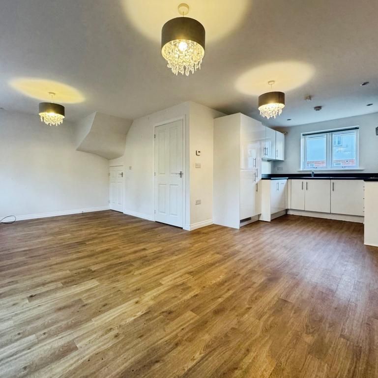 2 bedroom semi-detached house to rent - Photo 1