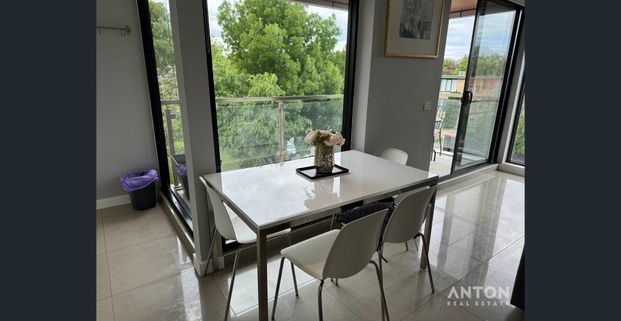 Fully Furnished Gem in the Heart of Hawthorn! - Photo 1