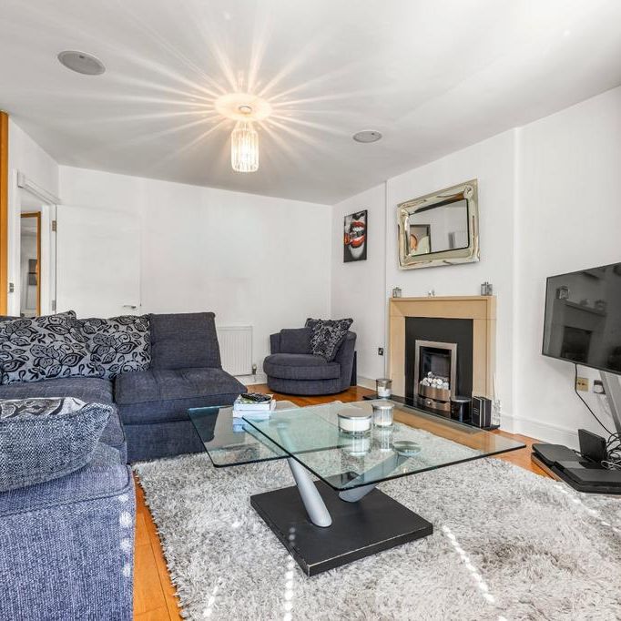 3 bedroom semi-detached house to rent - Photo 1