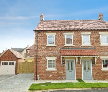 2 bedroom Semi-Detached House to let - Photo 2