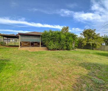 Welcoming Family Home in a Convenient Location - Photo 3