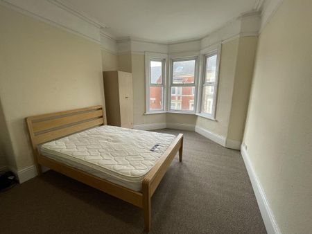 5 bedroom flat to rent - Photo 3