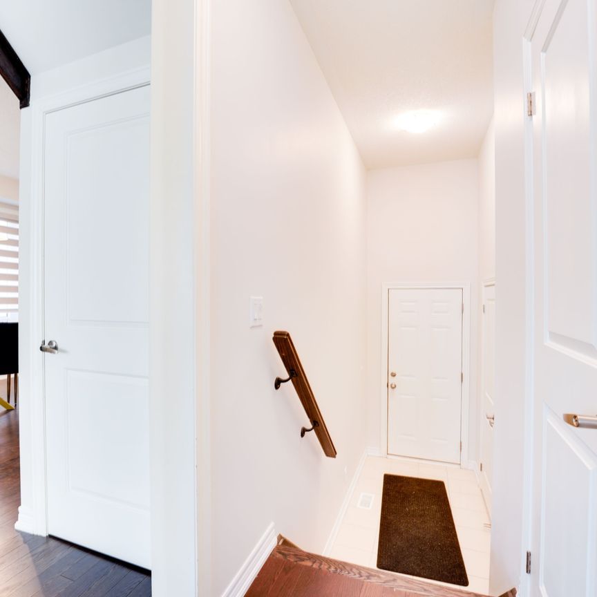 For Lease - 516 Beckview Crescent, Kitchener, Ontario - Photo 1