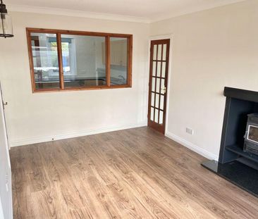 2 bedroom end of terrace house to rent - Photo 4