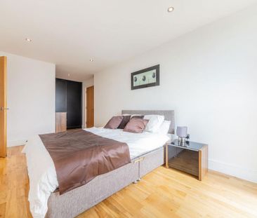 3 bedroom flat to rent - Photo 3