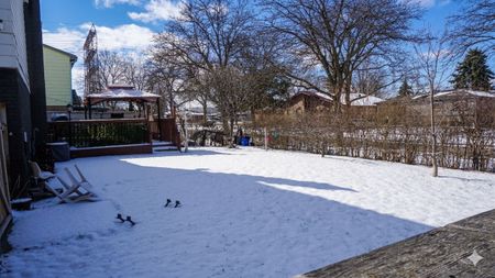 For Lease - 37 Banda Square, Toronto, Ontario - Photo 3