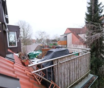 Helle 3-Zimmer-Dachgeschosswohnung mit großzügiger Dachterrasse in ... - Photo 4