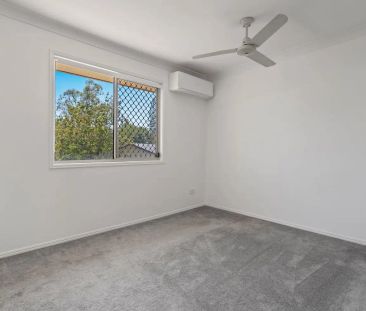 “Stunning Townhome | Gorgeous Rear Entertaining | Air Con” - Photo 3