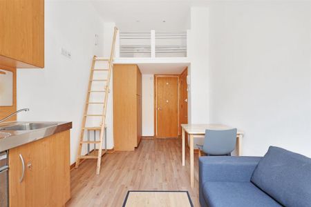 Studio to rent - Photo 2