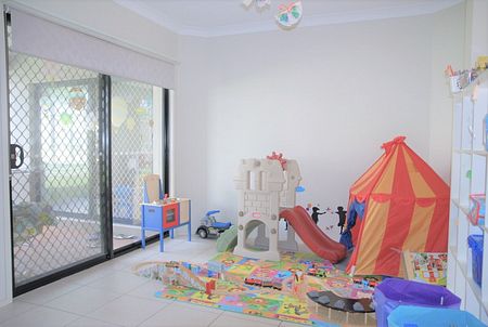 One of the best 4 bedroom house in Calamvale - Photo 5