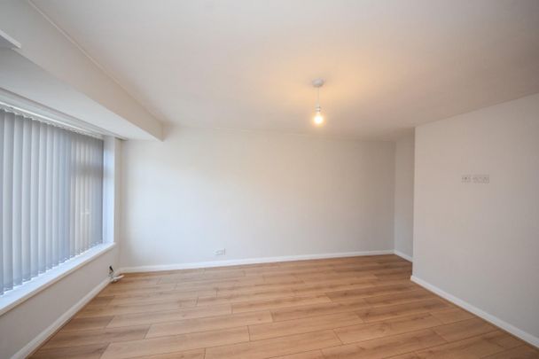 3 bed House - Semi-Detached for Rent - Photo 1