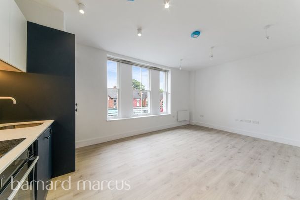 Mitcham Lane - Photo 1