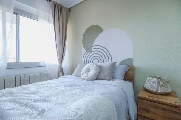 Plaça de Bisbe Benlloch, Torrent, Valencian Community 46900 - Photo 1