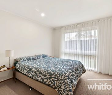 Low-maintenance and modern living in a quiet Newtown pocket! - Photo 4