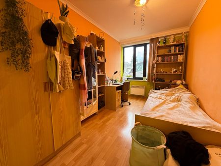 Ruim drie-slaapkamerappartement met garagebox in centrum Tielt! - Photo 4