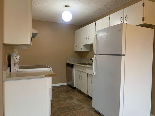 Quiet 4-Plex in Clearview Meadows - Photo 1