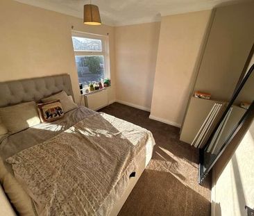 Grove Avenue, Halesowen, B63 - Photo 4