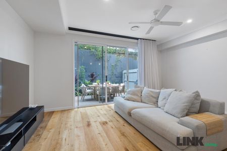 3/27 Forbes Street, Hawthorne QLD 4171 - Townhouse For Rent | Domain - Photo 2