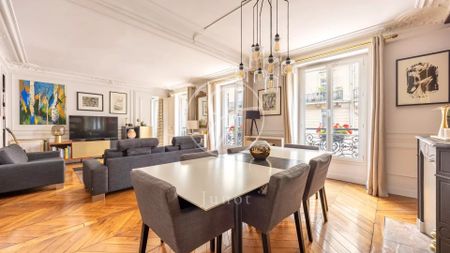 Tout savoir sur cet appartement dans le quartier Mairie, à Paris 8ème - Photo 2