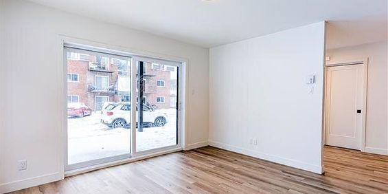Immeuble - 16 Rue Allen Est, Waterloo 5 Et Demi Neuf - Waterloo - Photo 3