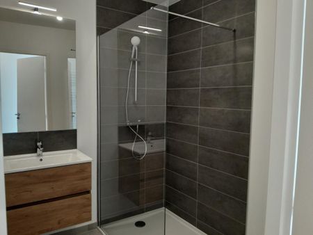 Location Appartement 3 pièces 67m² ANNECY 74370 - Photo 3