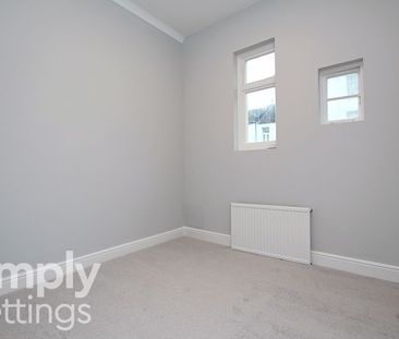 2 Bed property for rent - Photo 3