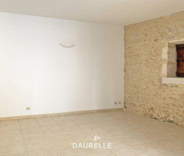 Location Appartement 2 pièces 53m² CHATEAURENARD 13160 - Photo 2
