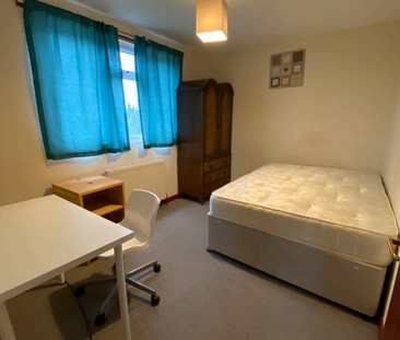 6 bedroom semi-detached house to rent - Photo 6