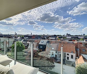 Lichtrijk appartement met uitzicht over de stad! - Photo 3
