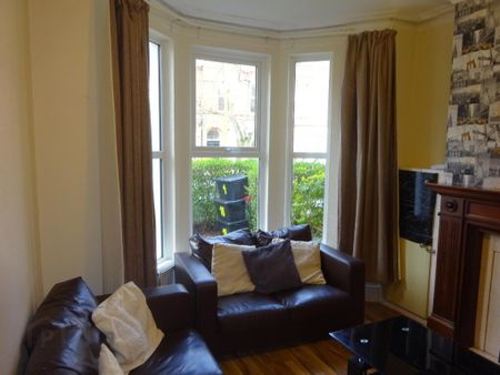 16 Deramore Avenue, Belfast, BT7 3ER - Photo 2