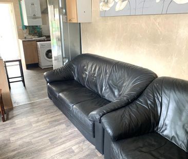 1 bedroom semi-detached house to rent - Photo 2