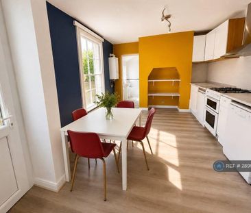 2 bedroom flat to rent - Photo 3
