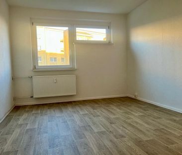 Helle 2-Zimmer-Wohnung mit Balkon im 2. Obergeschoss – frisch renov... - Photo 2