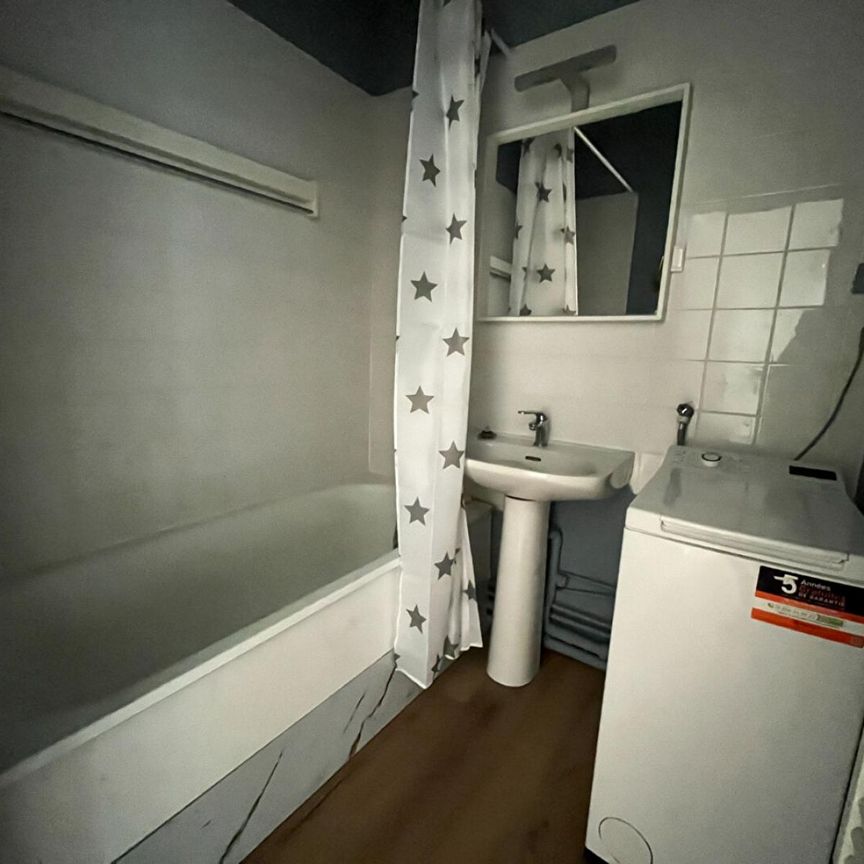 A LOUER : T1 à LILLE • • 920 € - Photo 1