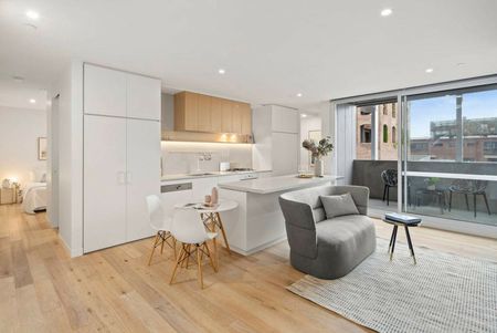 SLEEK SOPHISTICATION IN LIFESTYLE LOCATION - Photo 2