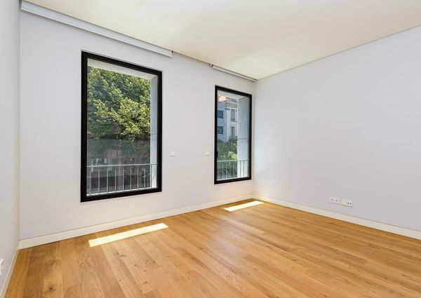 2 Bedroom Apartment with a view, Largo do Rato, Lisboa