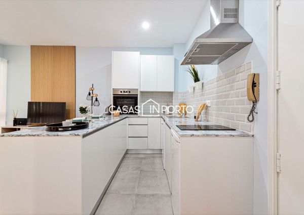 Apartamento Charme - Exclusividade e Conforto Junto ao Metro dos Combatentes