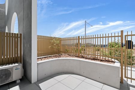 Modern Living in Boulevard - Photo 2